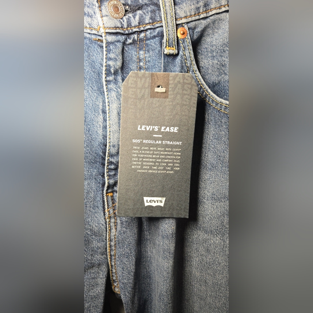 NWT Levi's Ease 505 Regular Straight Medium Wash Mens 34x34 Denim Jeans - Picture 3 of 6